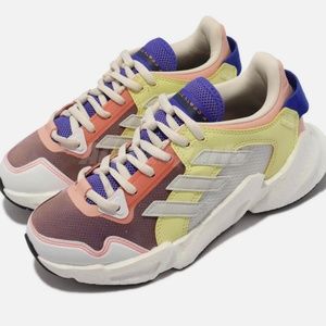 Adidas Karlie Kloss X9000. NTW